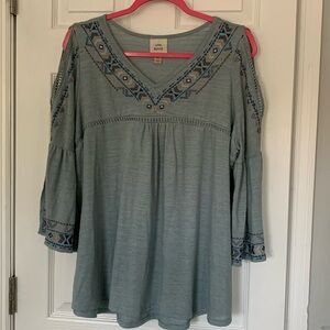 Knox Rose Embroidered top